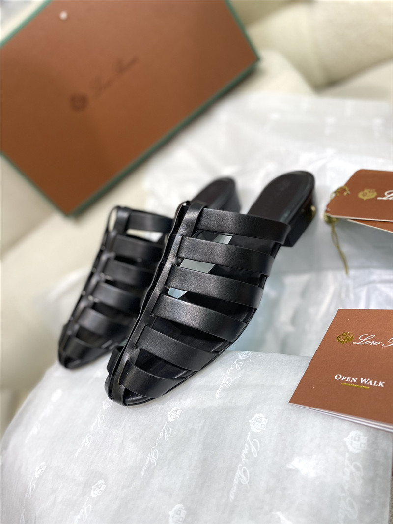 L0r0 P1ana kaede black leather sandals