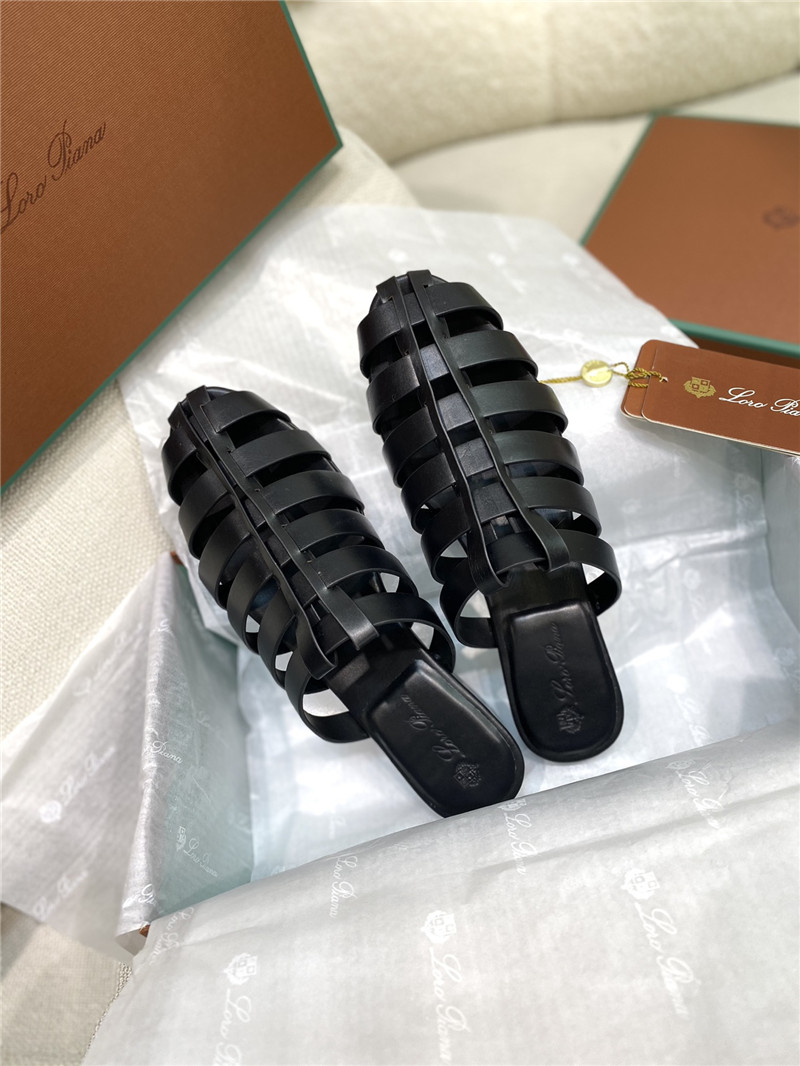 L0r0 P1ana kaede black leather sandals