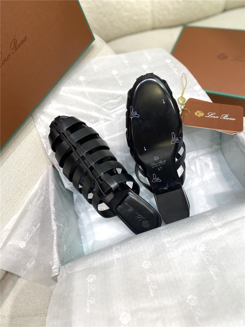 L0r0 P1ana kaede black leather sandals