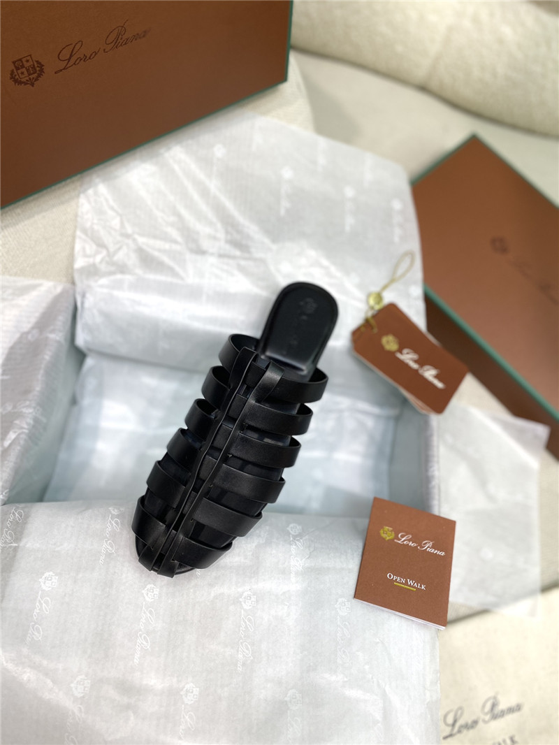 L0r0 P1ana kaede black leather sandals