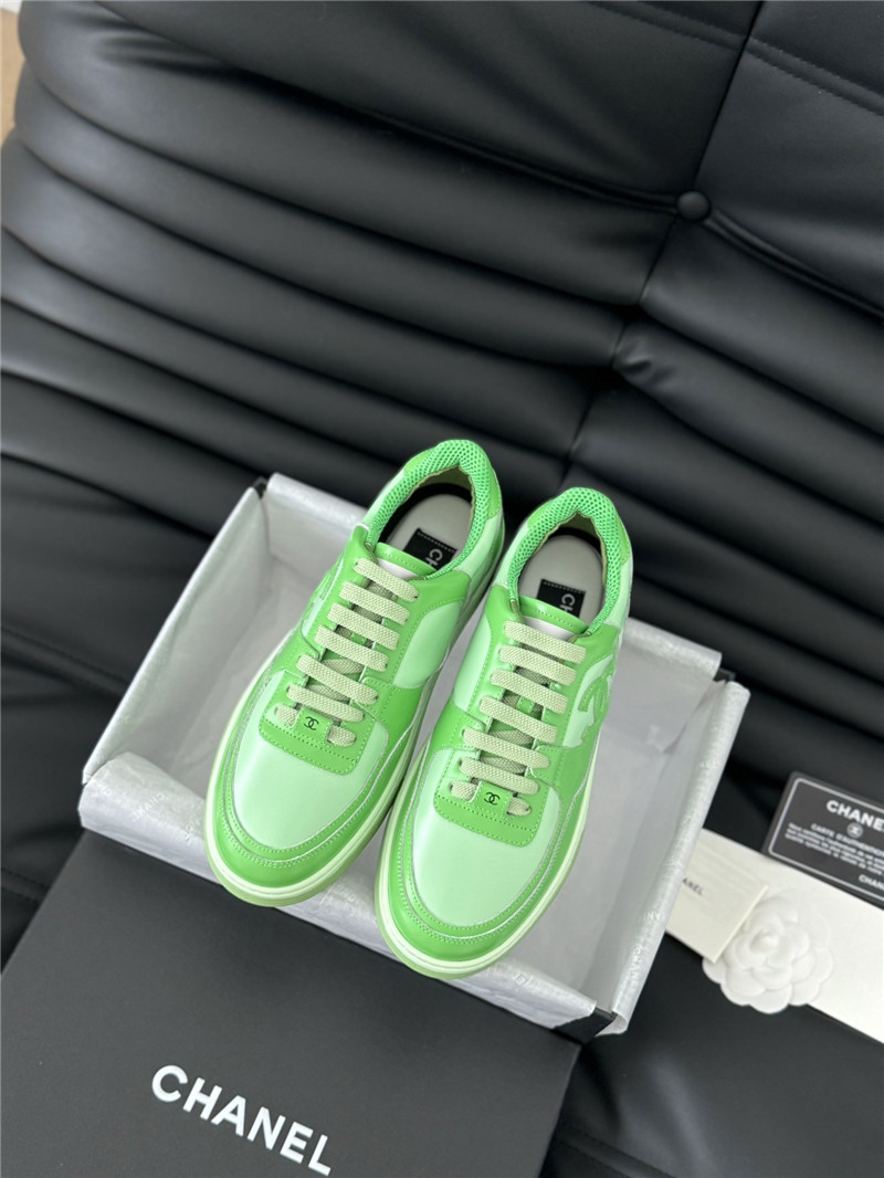 Ch**el green logo low top sneakers