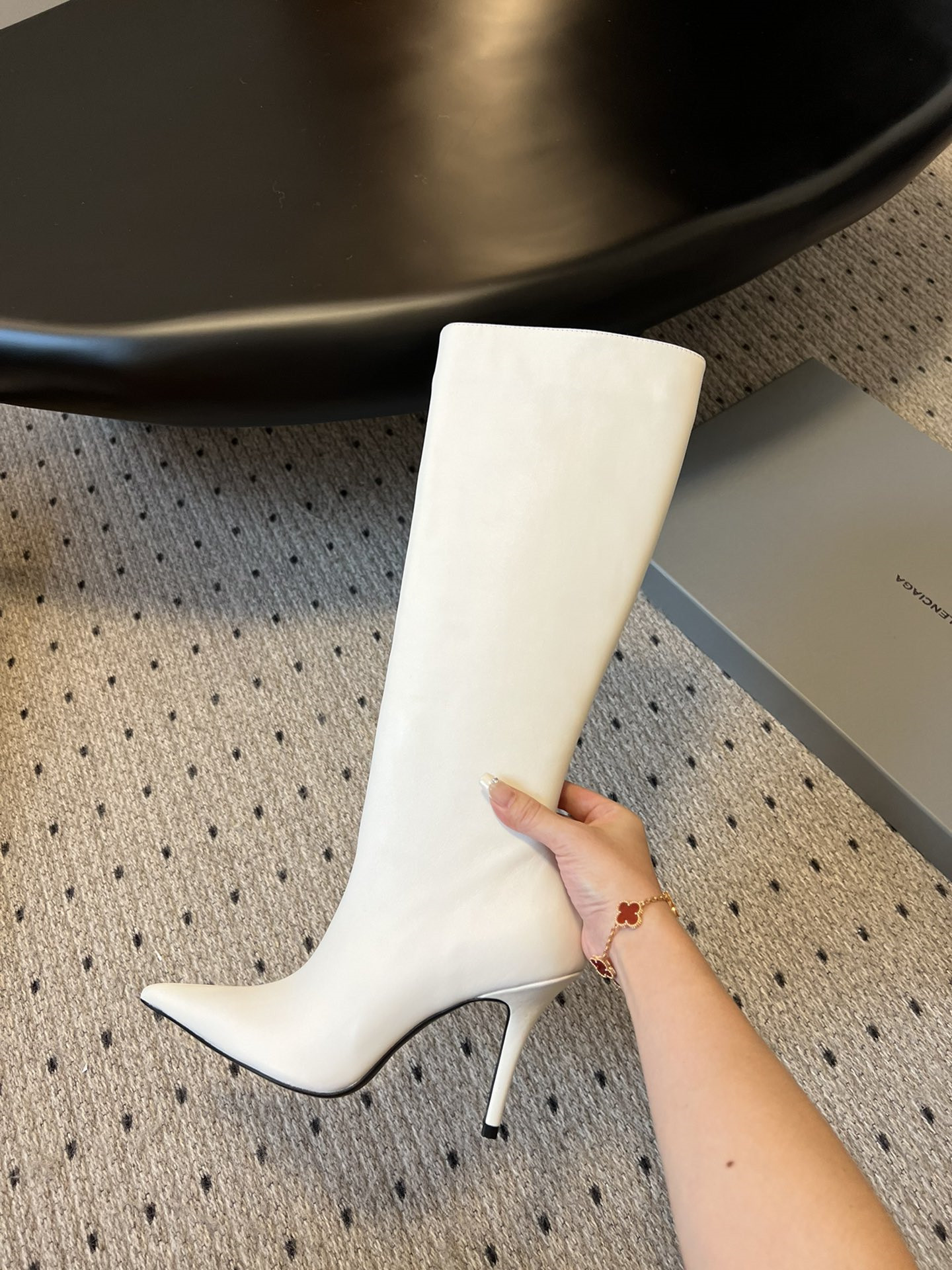 Ba1en*iaga witch keen high boots