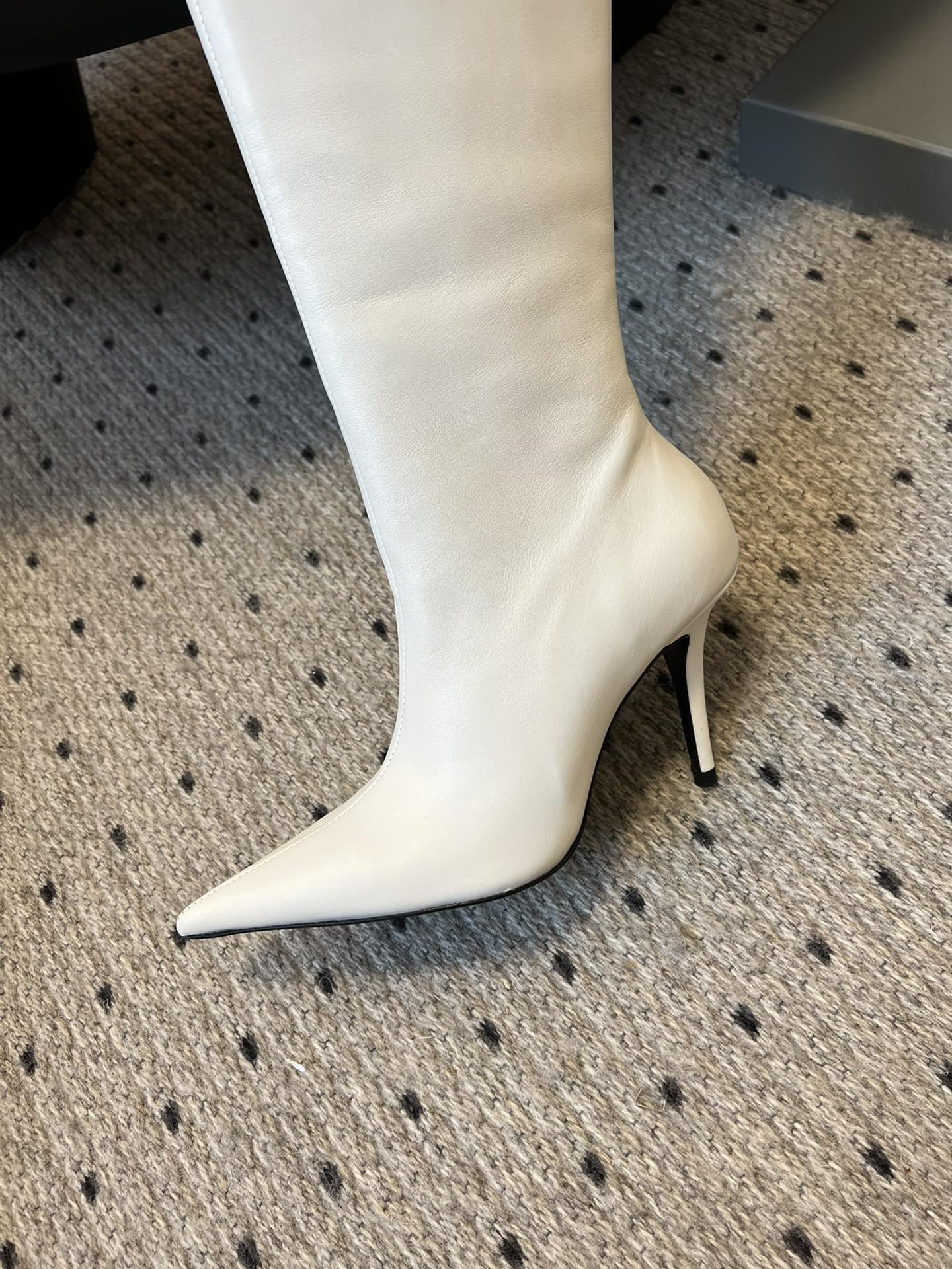 Ba1en*iaga witch keen high boots