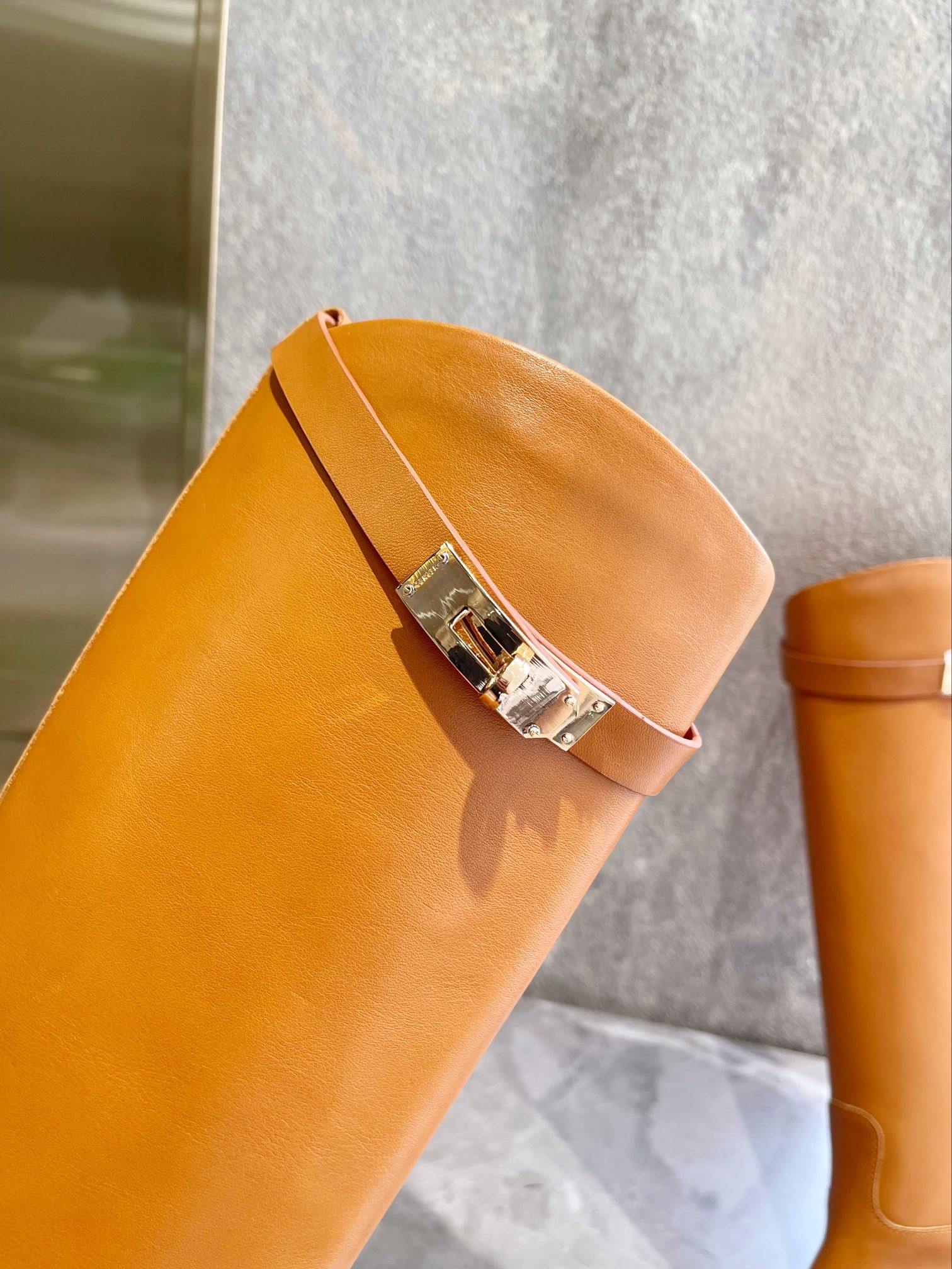 H**me5 brown calfskin jumping boot