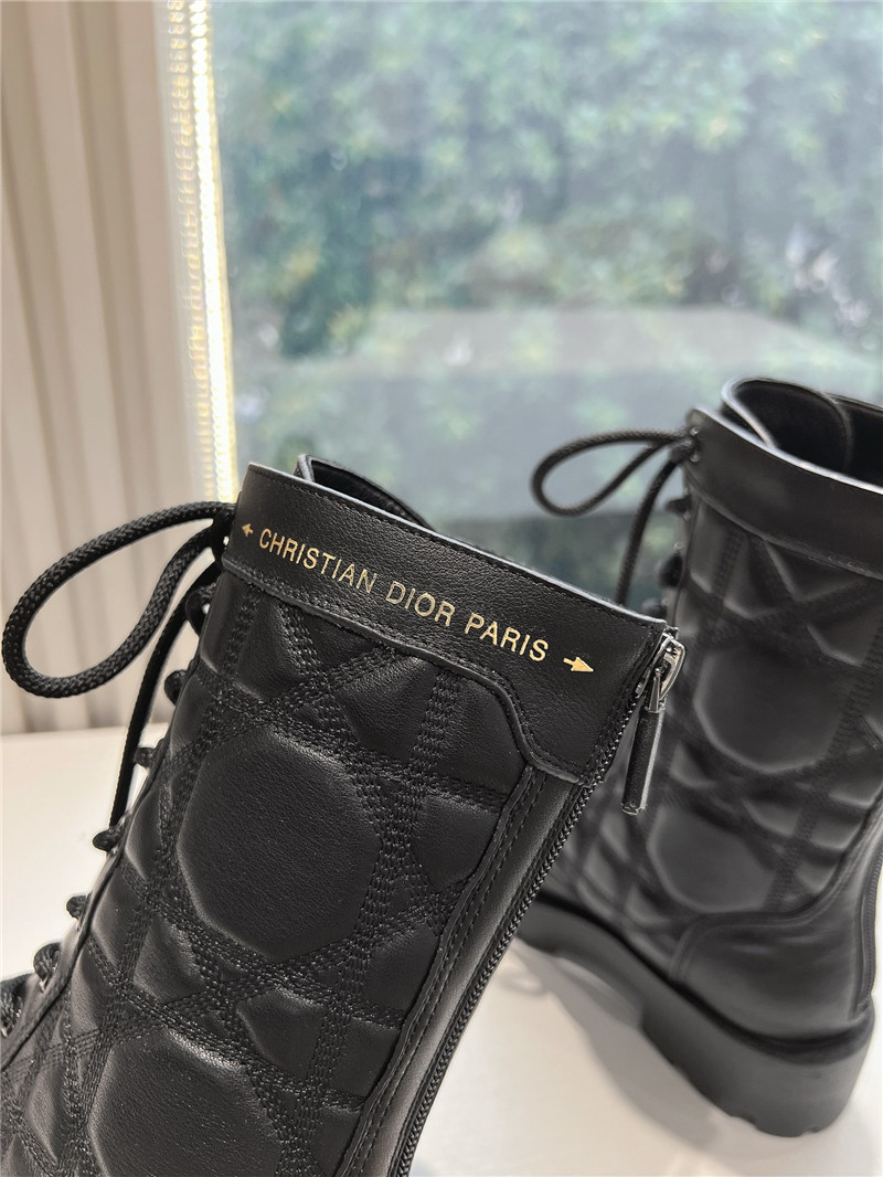 D10r d-unit black quilted cannage calfskin ankle boots