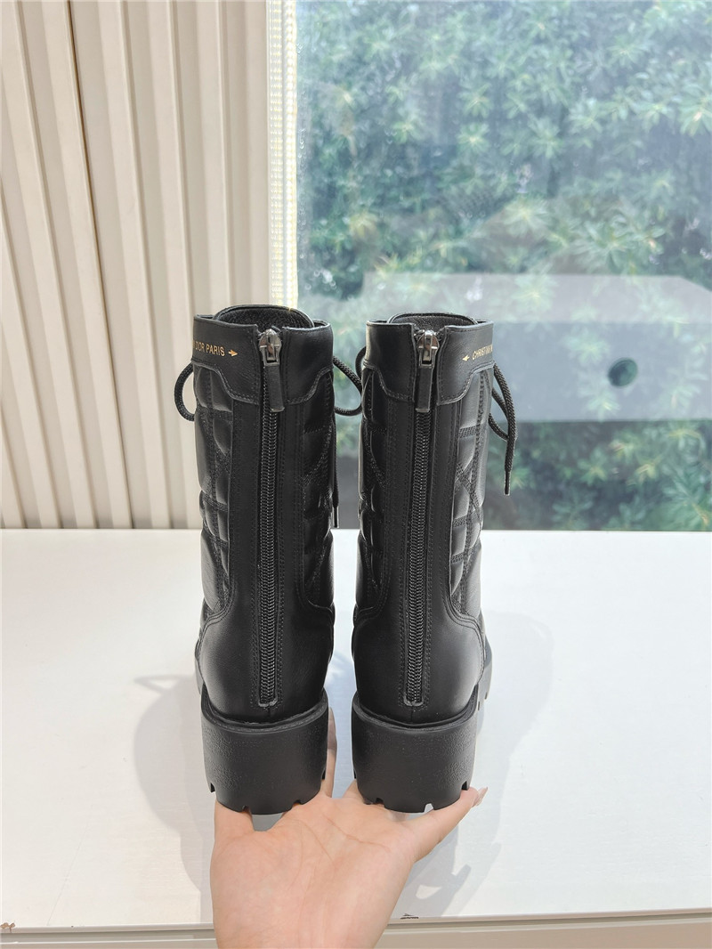 D10r d-unit black quilted cannage calfskin ankle boots