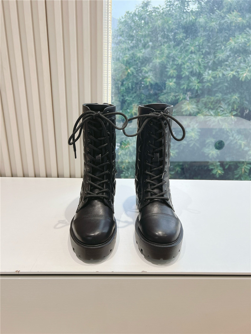 D10r d-unit black quilted cannage calfskin ankle boots