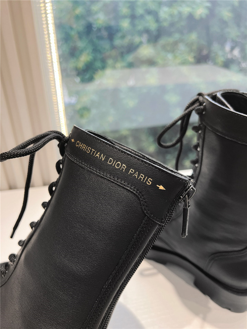 D10r platform lace-up black leather boots