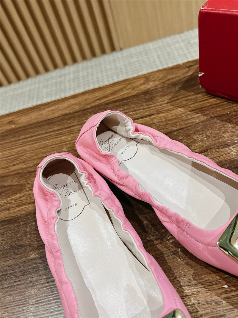 Roger Vivier Belle Vivier Ballerinas in Pink Leather