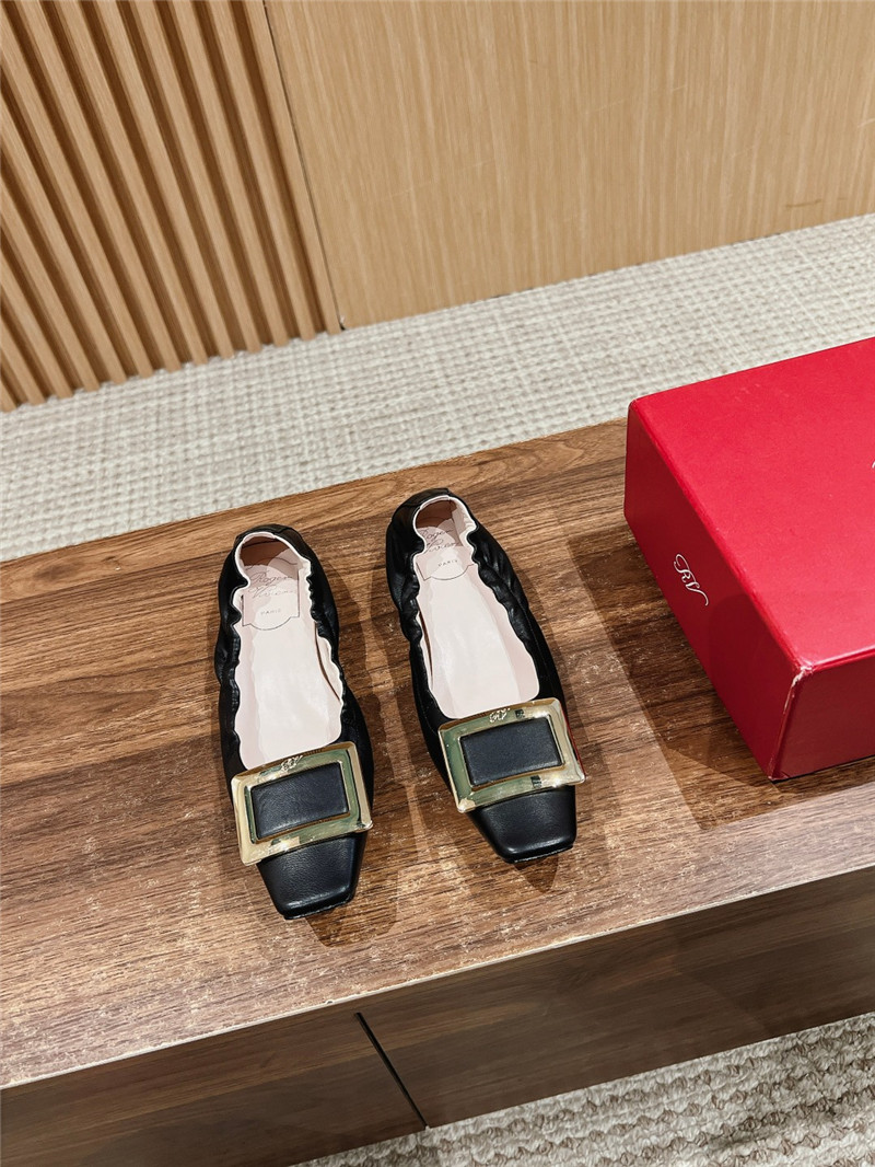 Roger Vivier Belle Vivier Ballerinas in Black Leather