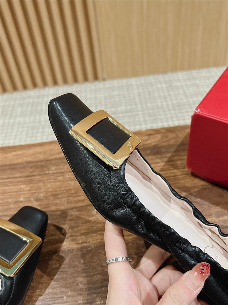 Roger Vivier Belle Vivier Ballerinas in Black Leather