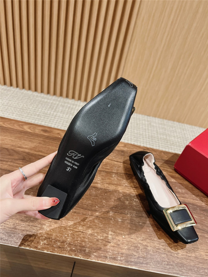 Roger Vivier Belle Vivier Ballerinas in Black Leather