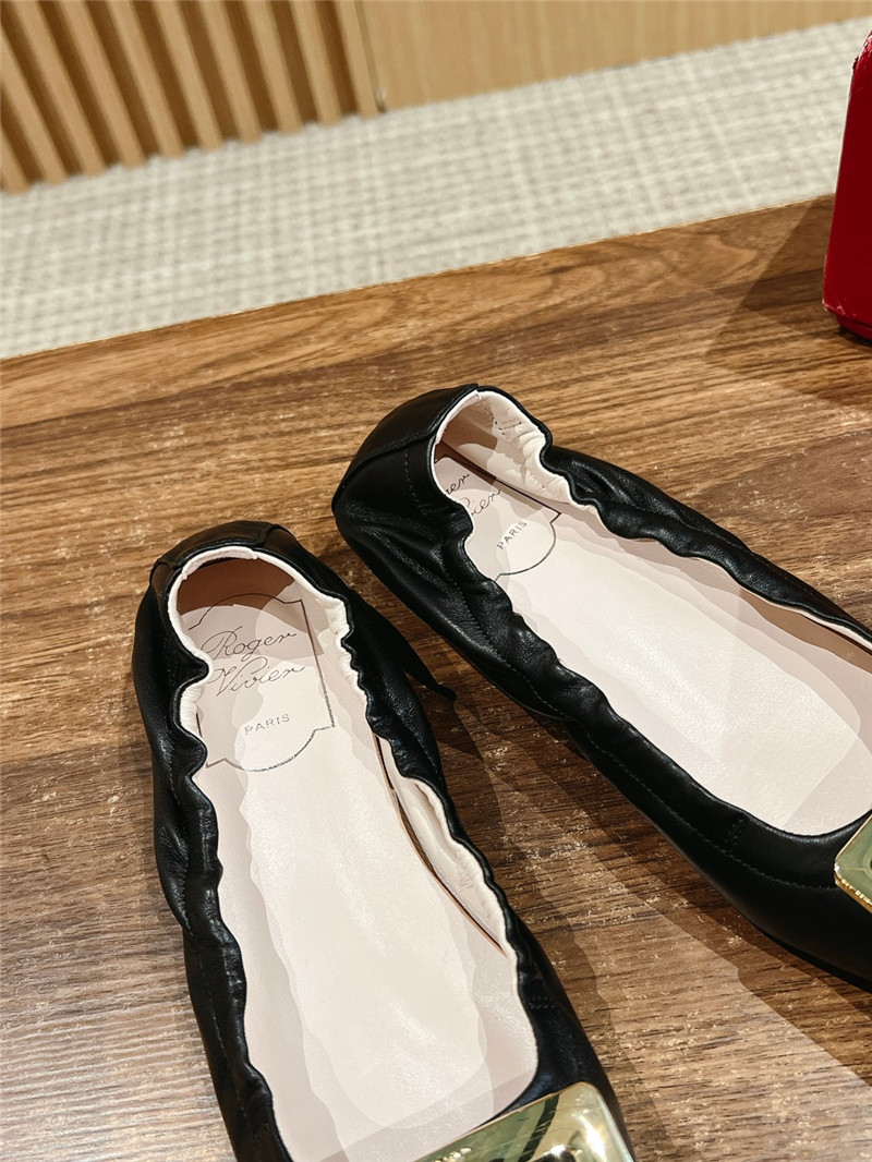 Roger Vivier Belle Vivier Ballerinas in Black Leather