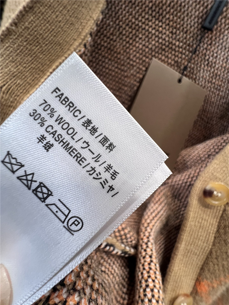 Bv*b*rry oblique check v-neck wool knitted cardigan replica clothes