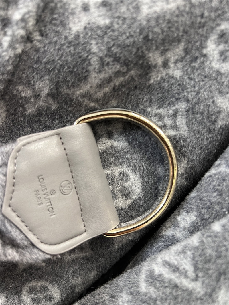 l0vis Vvtt0n lv hooded short coat replica clothes