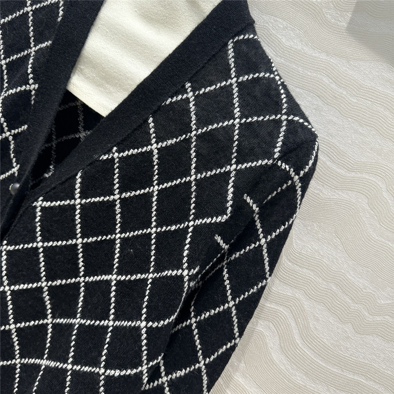 D10r knitted v-neck small cardigan replica clothing sites