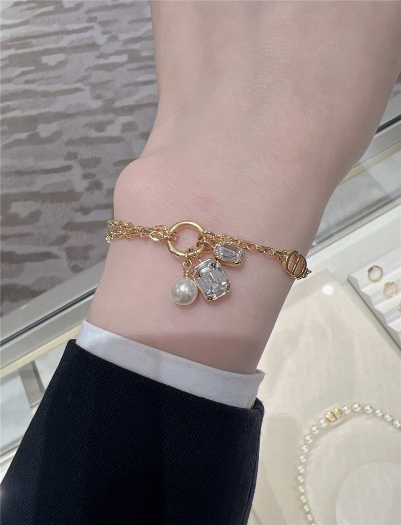 D10r large and small sugar cube pearl chain bracelet