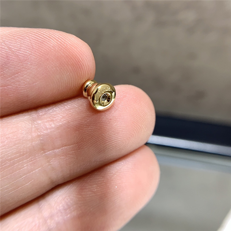 D10r red heart letter earrings