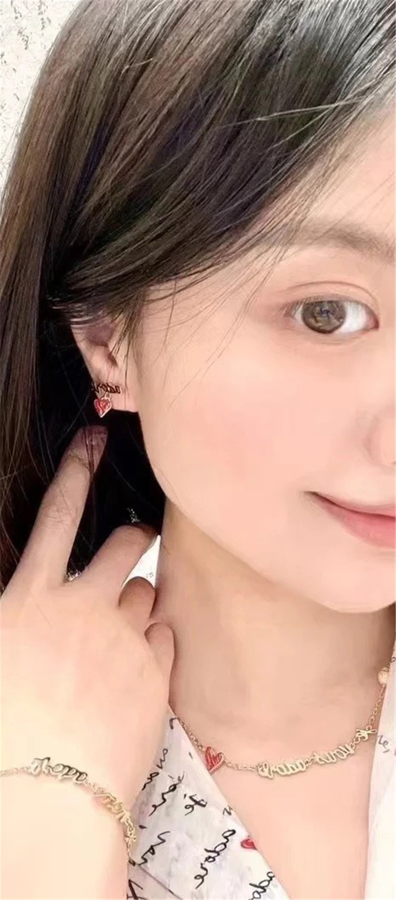 D10r red heart letter earrings