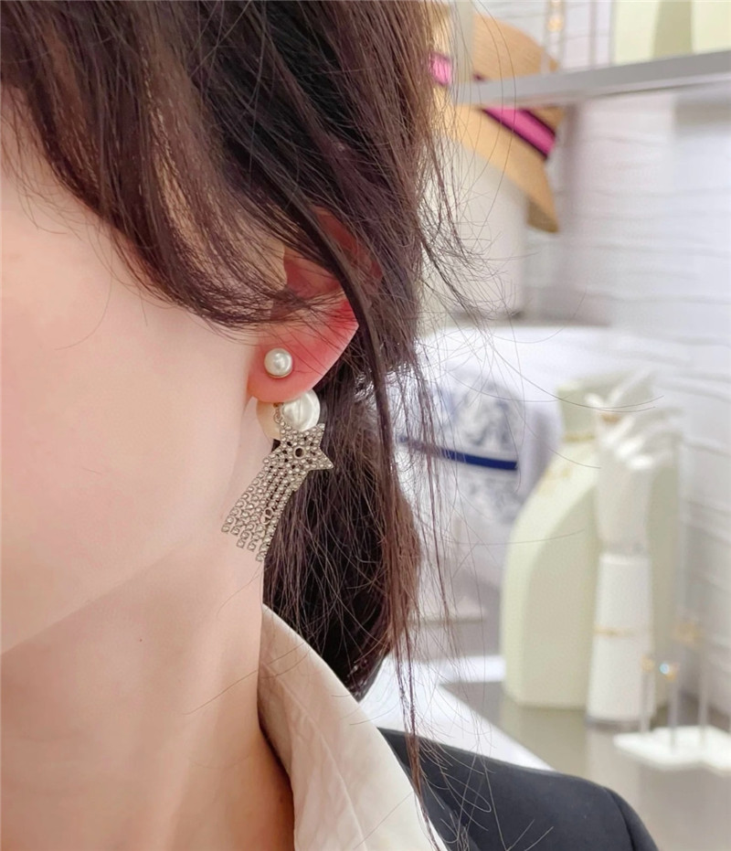 D10r pearl shooting star earrings
