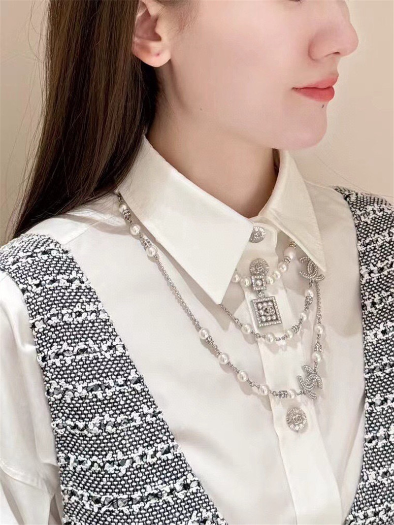 Ch**el cube perfume bottle double c pearl necklace