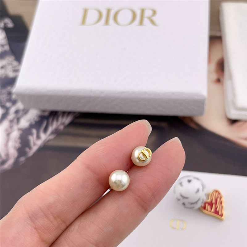 D10r new earrings
