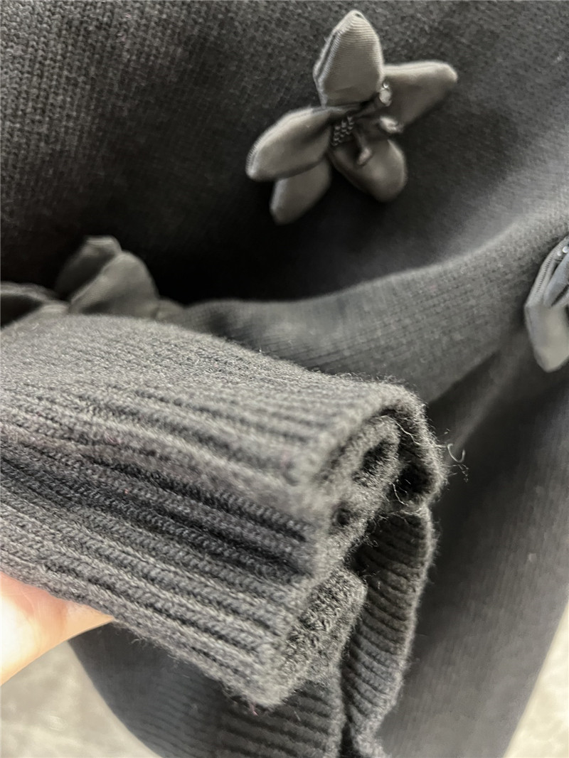 Va1e*ntin0 embroidered wool sweater replica d&g clothing