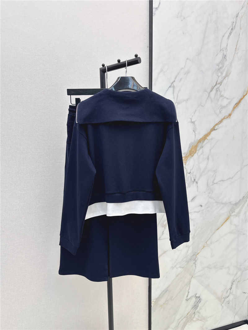 Ce1i*e exquisite leisure suit replica clothing sites