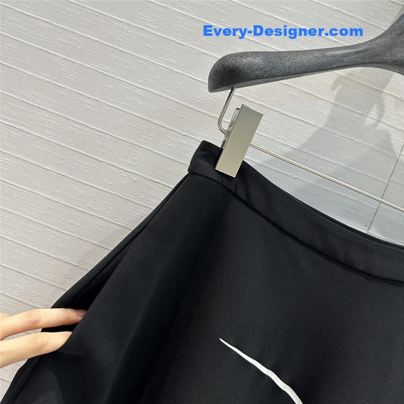 Va1e*ntin0 colorblock graffiti skirt replica d&g clothing