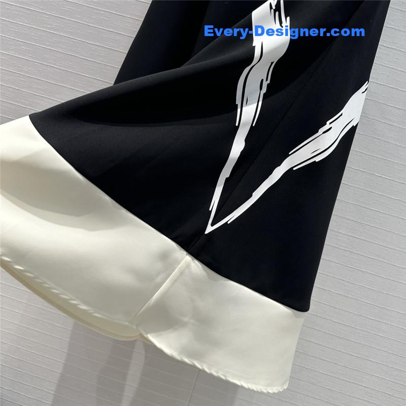 Va1e*ntin0 colorblock graffiti skirt replica d&g clothing