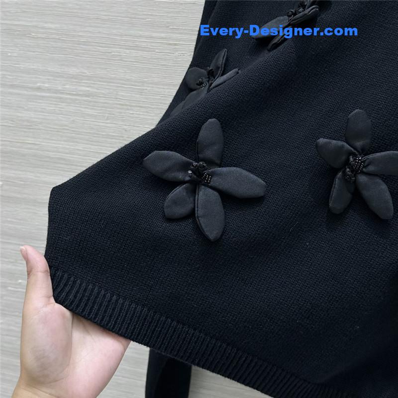 Va1e*ntin0 3d flower long sleeve top replica clothes