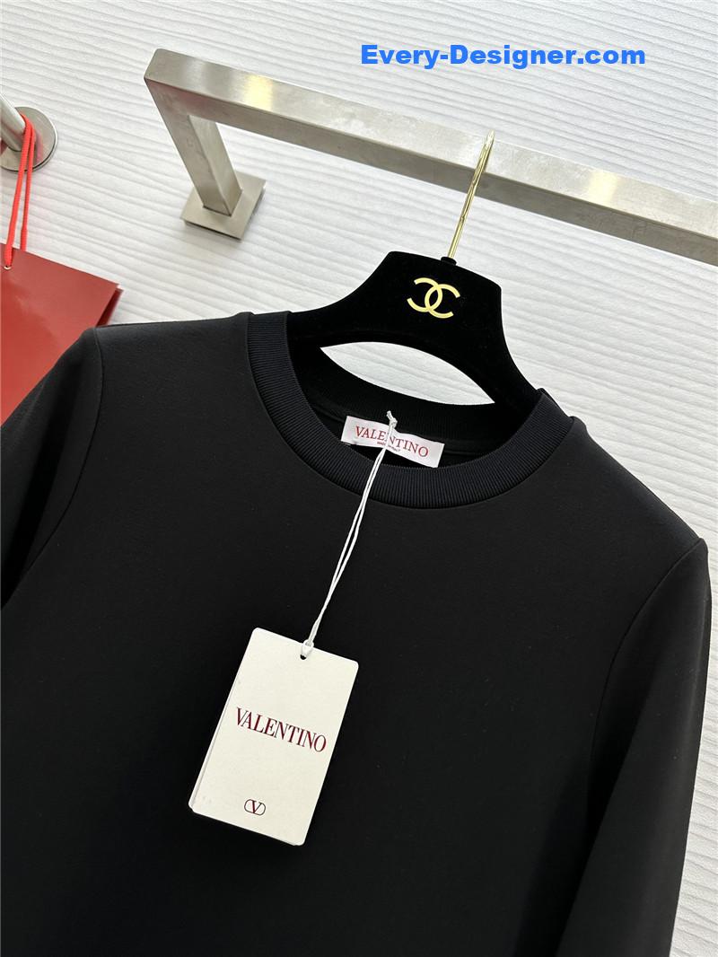 Va1e*ntin0 long sleeve dress replicas clothe