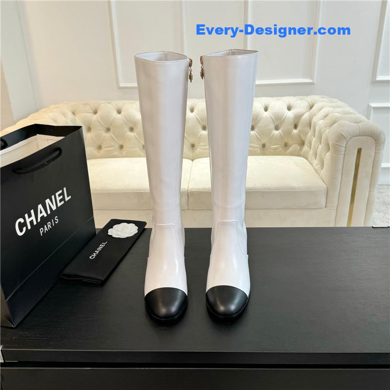 Ch**el white chunky heel zipper keen high boots