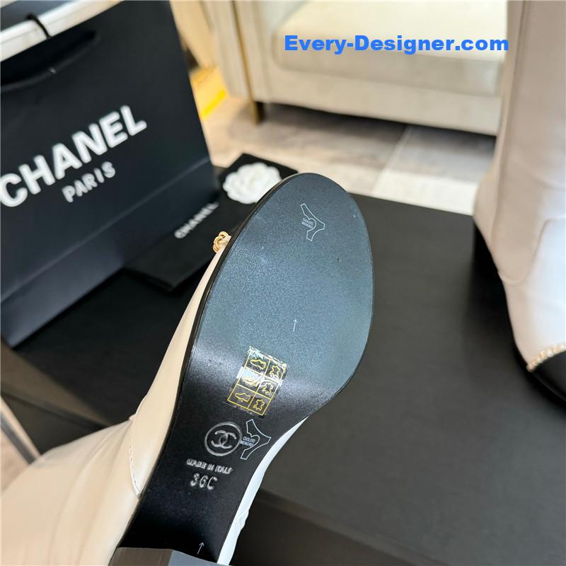 Ch**el white chunky heel zipper keen high boots