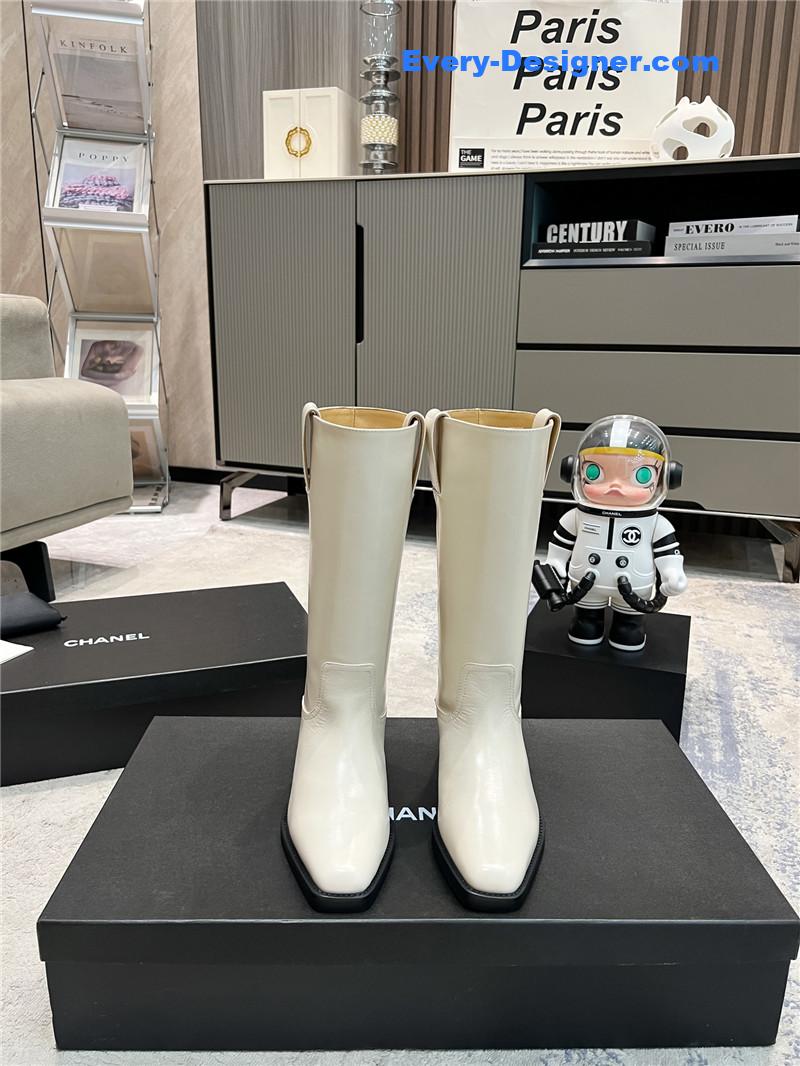 Ch**el white calfskin pointed toe mid boots