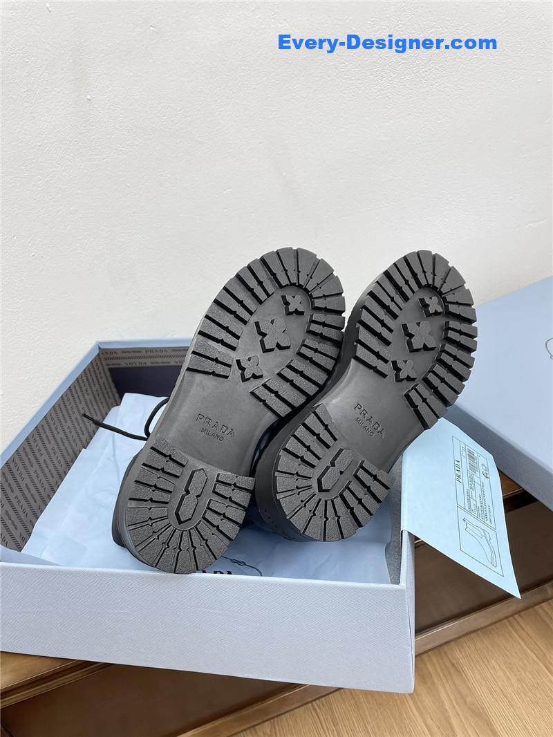 Pra*a leather work boots in black