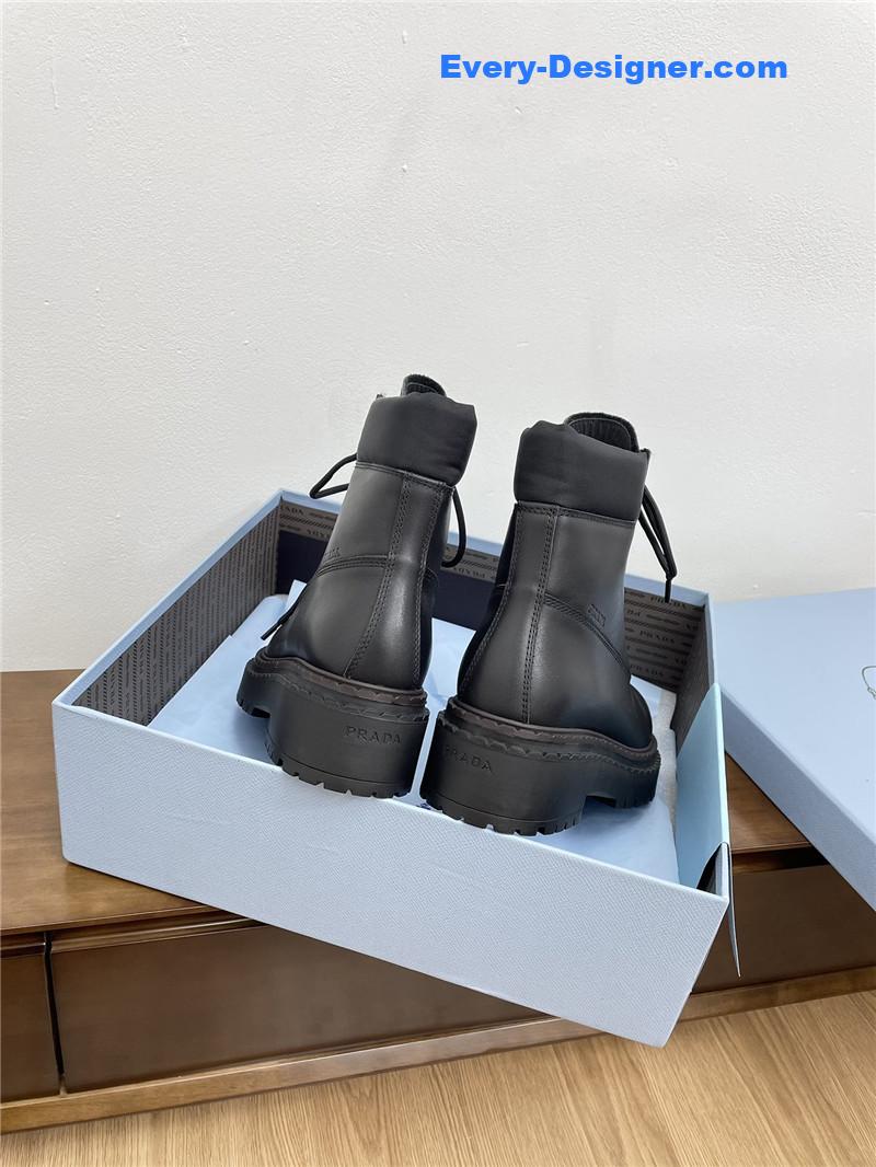 Pra*a leather work boots in black