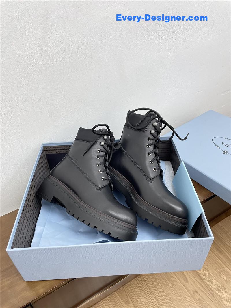 Pra*a leather work boots in black