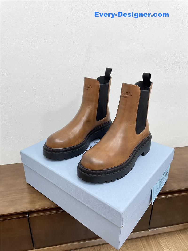 Pra*a brown calf leather chelsea boots
