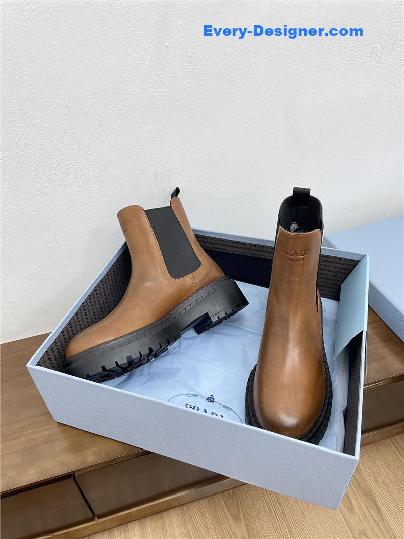 Pra*a brown calf leather chelsea boots