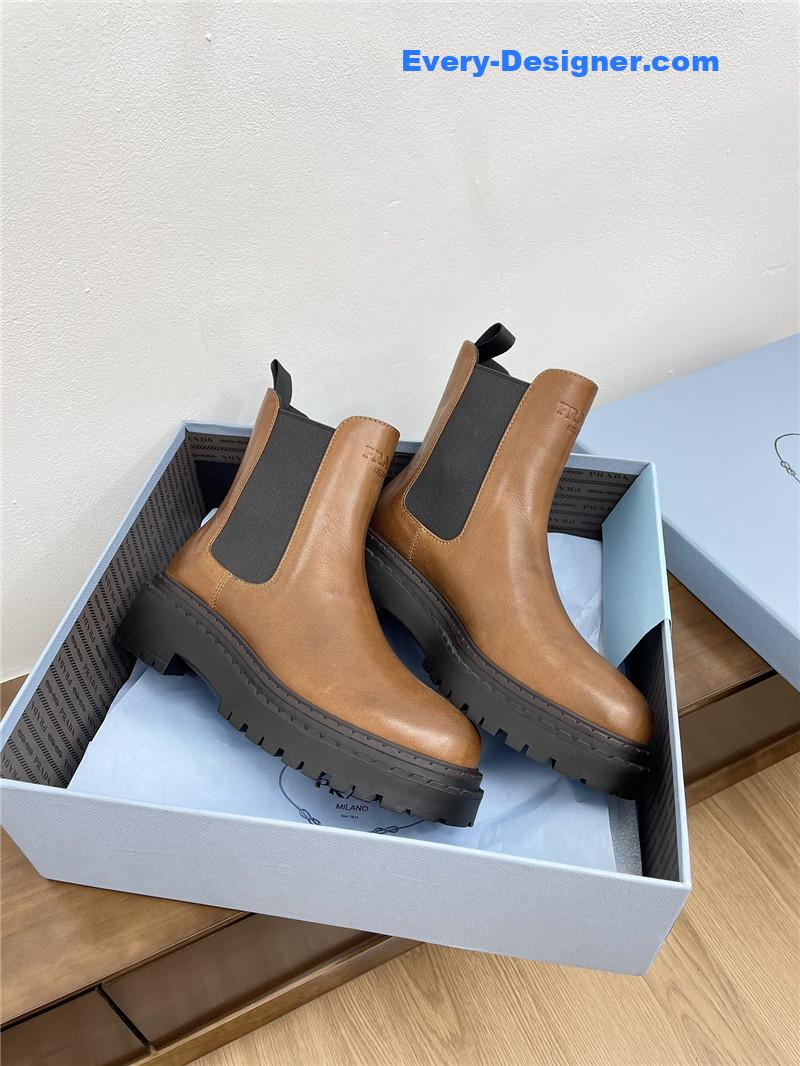 Pra*a brown calf leather chelsea boots