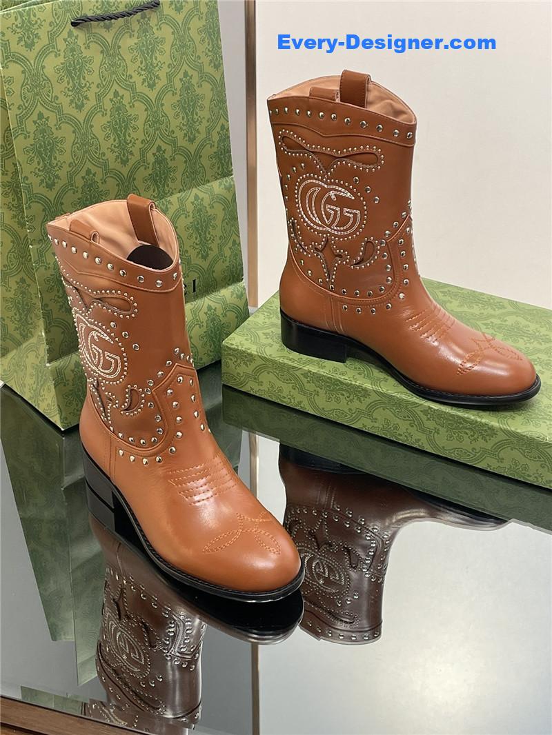 Gvc*1 gg brown embroidered studded ankle boots