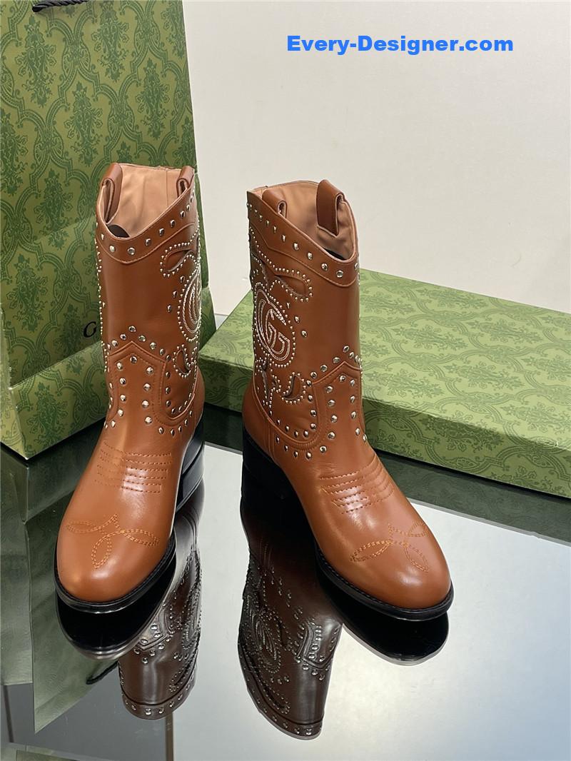 Gvc*1 gg brown embroidered studded ankle boots
