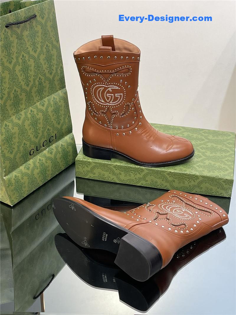 Gvc*1 gg brown embroidered studded ankle boots