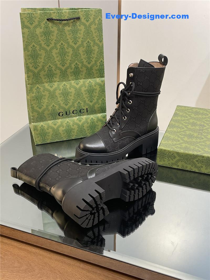 Gvc*1 gg logo quilted combat boots in black