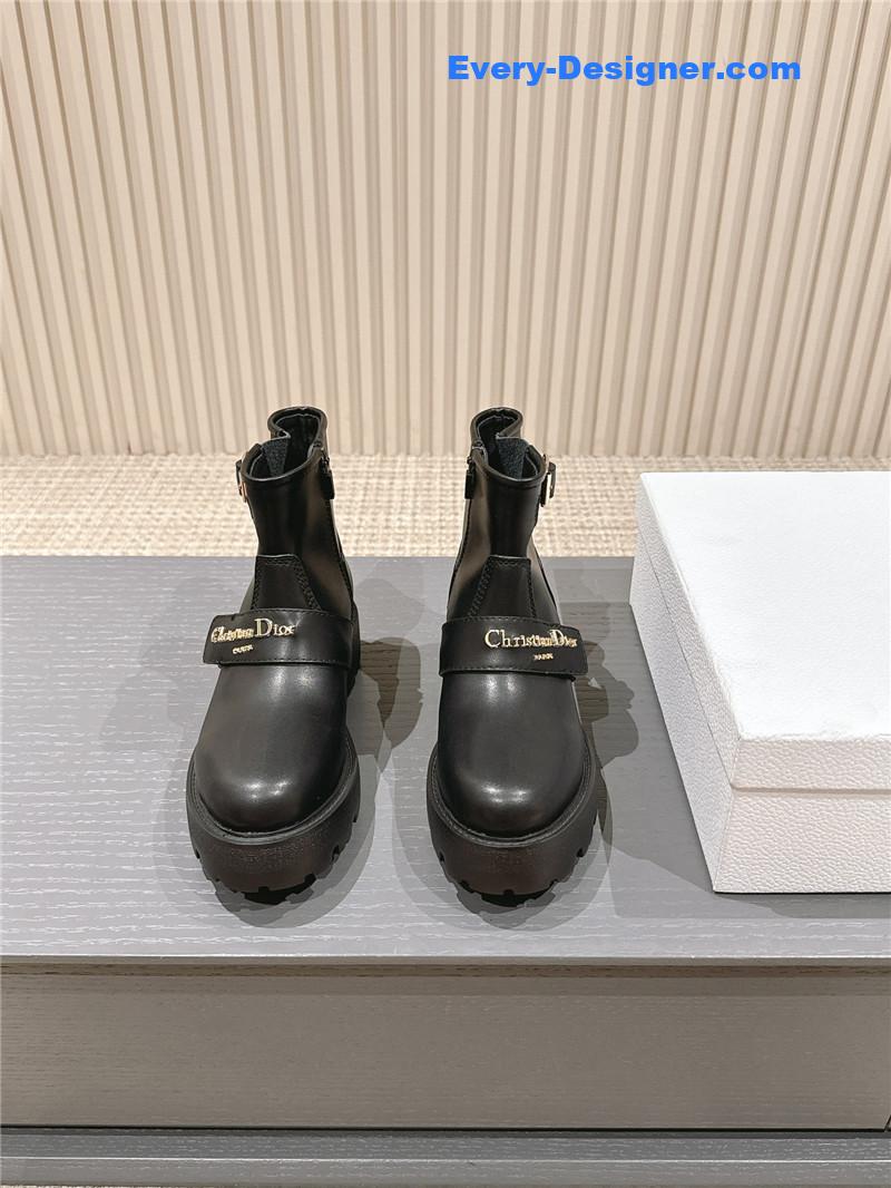 D10r d-quest black calfskin ankle boot