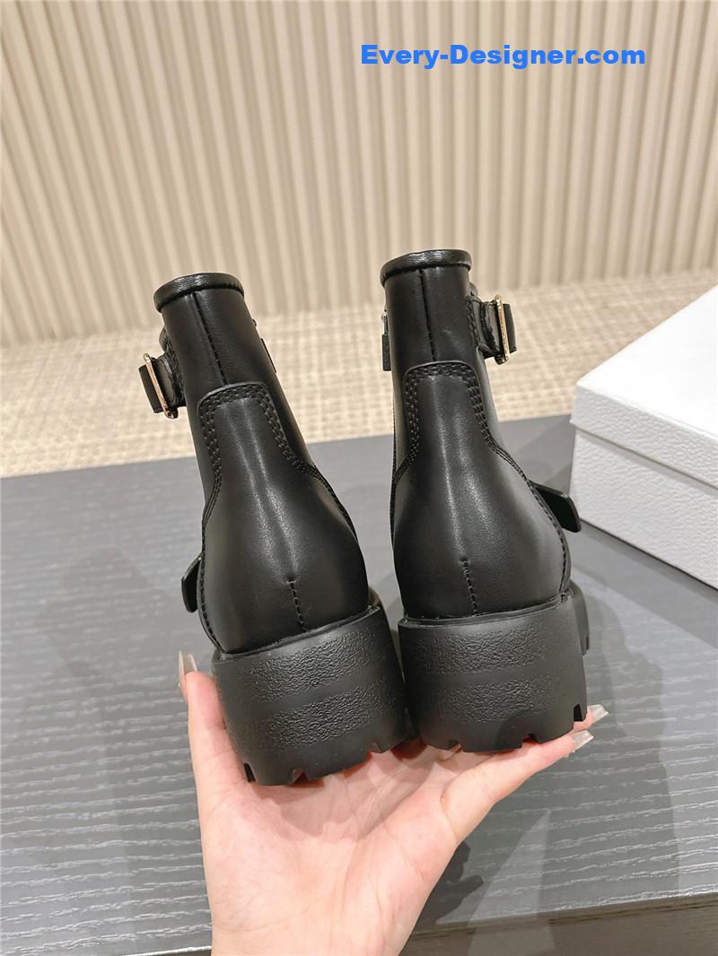 D10r d-quest black calfskin ankle boot