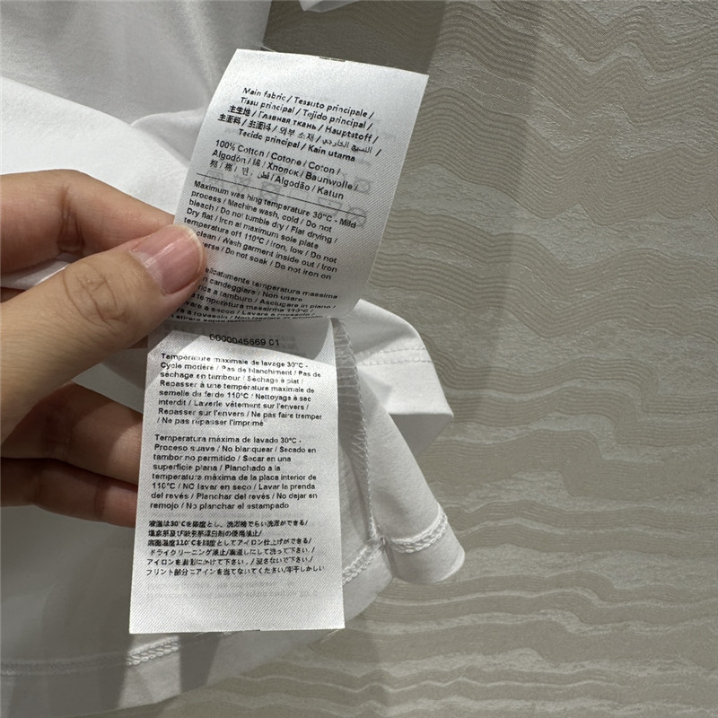 Va1e*ntin0 beaded short sleeve t-shirt replica clothing sites