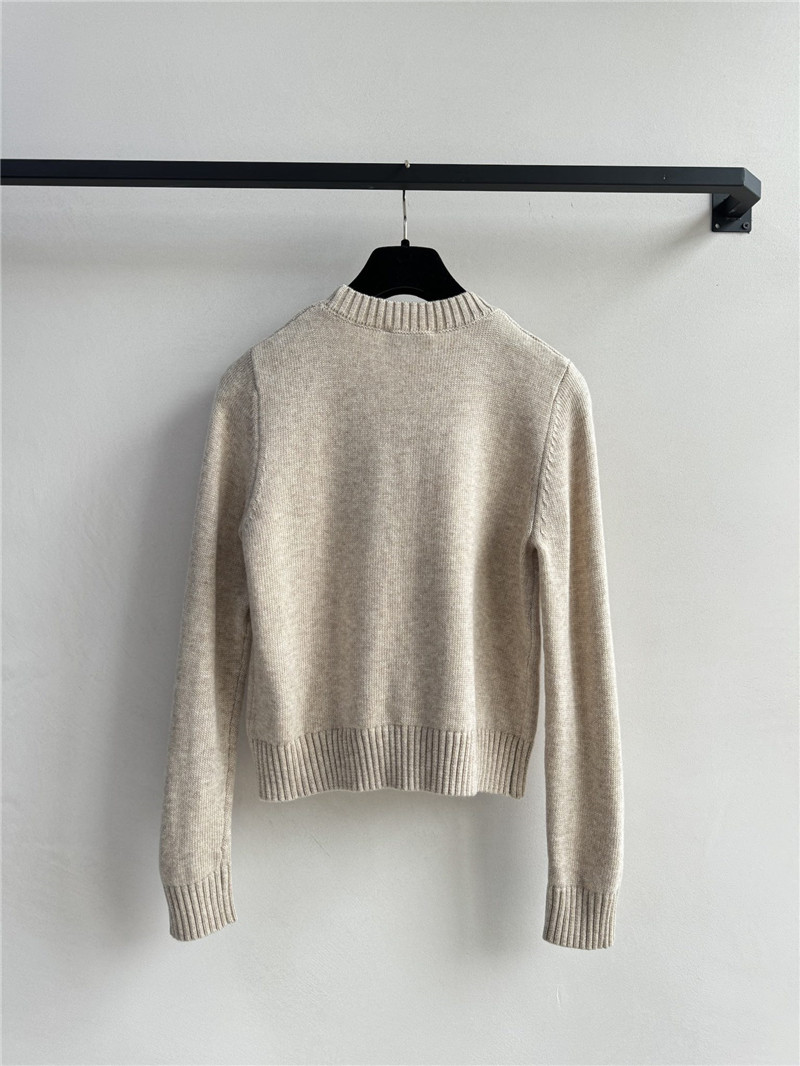 Ch**el black and white logo pullover