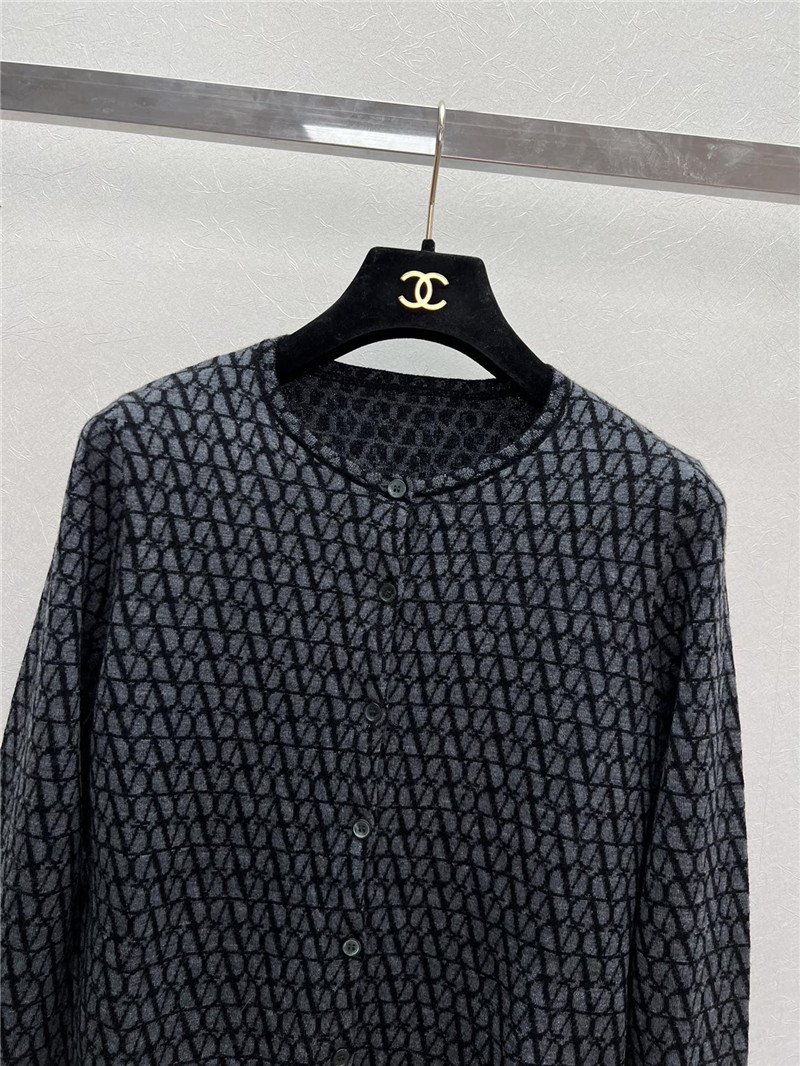 Va1e*ntin0 new cardigan replica clothing sites